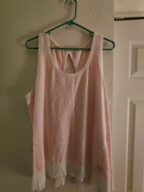 Calvin Klein Women’s Pink Sleeveless Tank Top -